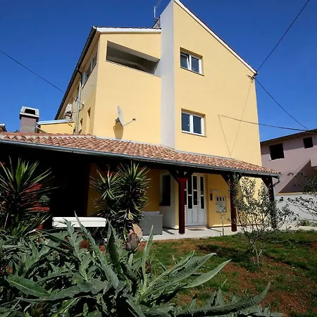 Apartament Chiarina 1 *